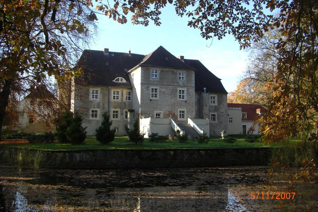Hotel Wasserschloss Mellenthin Exterior photo